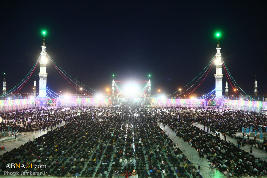 عکس خبری/ اقامه نماز مغرب و عشاء در شب نیمه شعبان در مسجد مقدس جمکران 